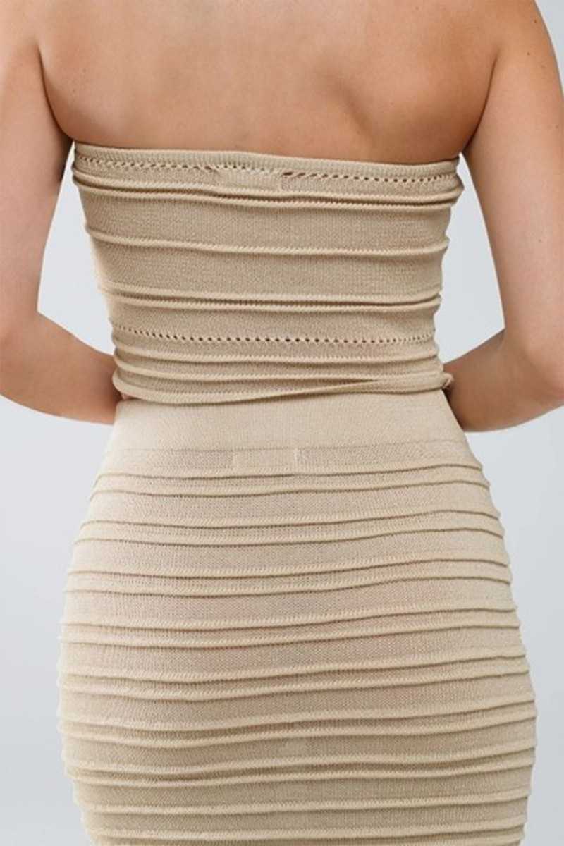 Q2 - Top Ajustado de Punto Sin Tirantes en Beige - Vestidos / Monos - Q2