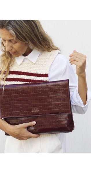 THE CODE - MAXI SOBRE ANGELA BURDEOS - Bolsos: Estilo y Funcionalidad en Cada Detalle - THE CODE