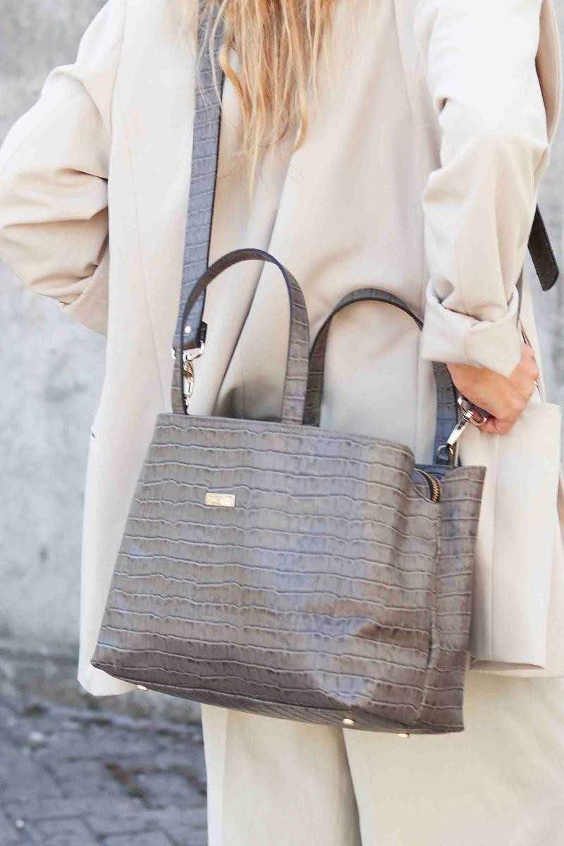 THE CODE - SHOPPER PATRICIA TAUPE - Bolsos: Estilo y Funcionalidad en Cada Detalle - THE CODE