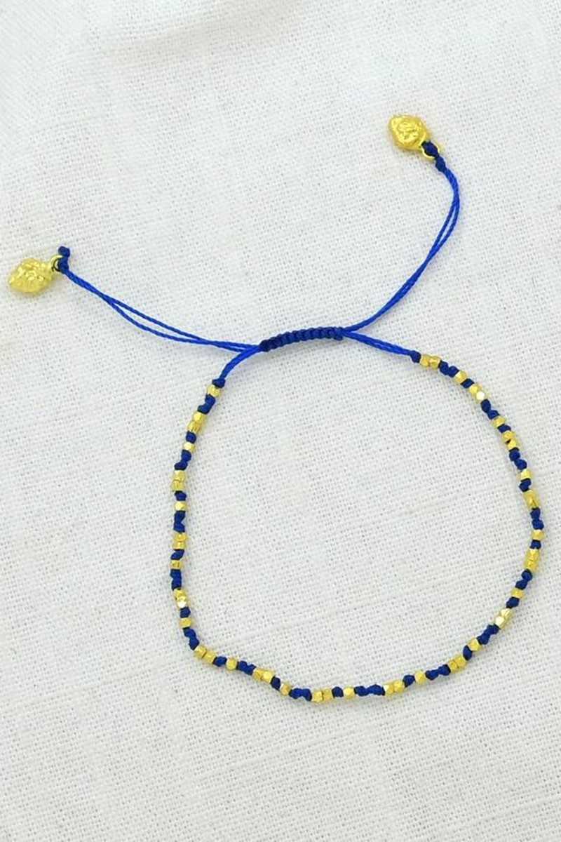 Schmuckoo - Brazalete Con Pepitas De Macramé Dorado - Azul Oscuro - Joyeria - Schmuckoo